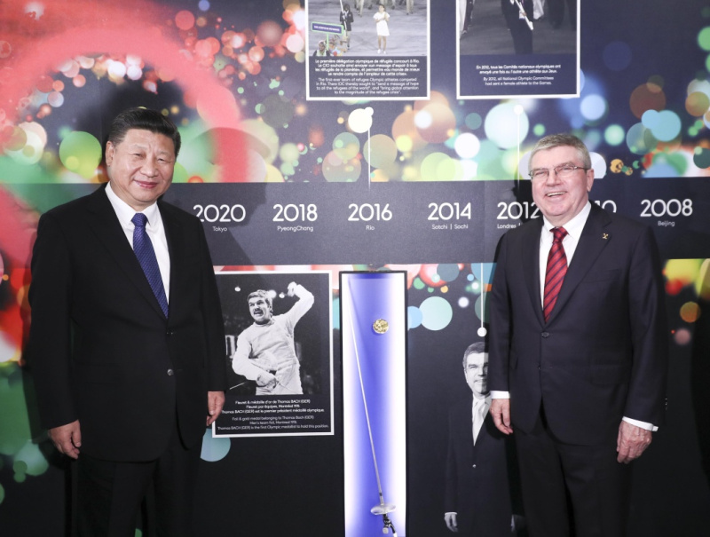 Chinese President Xi Jinping meets with IOC President Thomas Bach on January 18, 2017 in Lausanne, Switzerland. Photo: Xinhua 