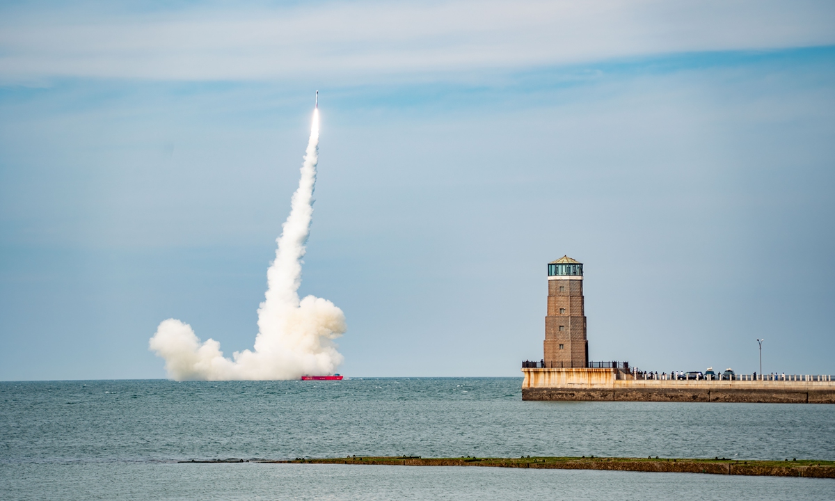 Ceres-1 solid rocket, developed by private Chinese space firm Galactic Energy, blasts off from the sea off the coast of East China's Shandong Province on May 29, 2024. The mission can meet the launch needs of various orbital payloads and address the long-standing safety concerns regarding impact zones. Photo: VCG