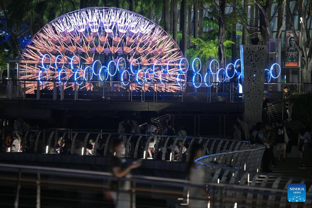 One of the art installations is seen during the media preview of the i Light Singapore 2024 light festival, held at Singapore's Marina Bay area on May 28, 2024.(Photo: Xinhua)