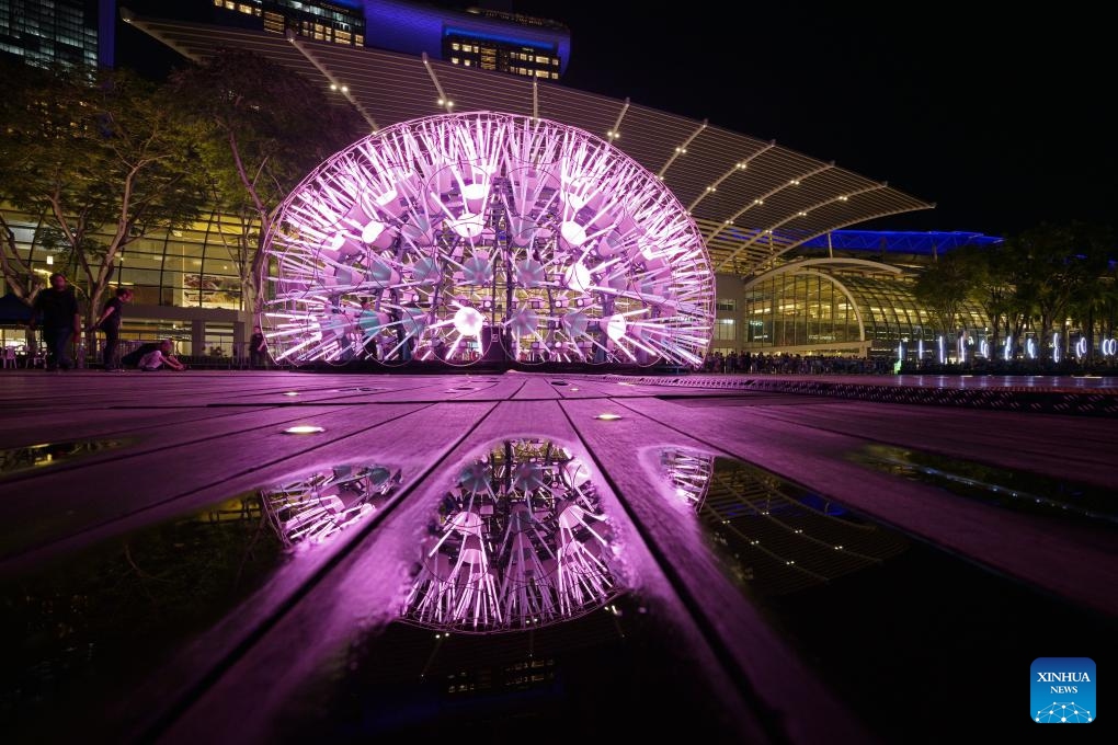 One of the art installations is seen during the media preview of the i Light Singapore 2024 light festival, held at Singapore's Marina Bay area on May 28, 2024.(Photo: Xinhua)