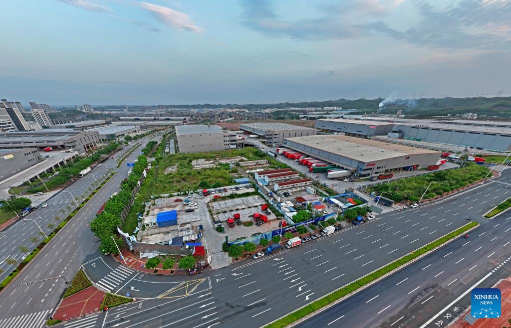 An aerial drone photo taken on May 13, 2024 shows a smart logistics center in Nanning, south China's Guangxi Zhuang Autonomous Region. In recent years, Guangxi has sought open, ocean-oriented development opportunities so as to make greater achievements in promoting high-quality development.(Photo: Xinhua)