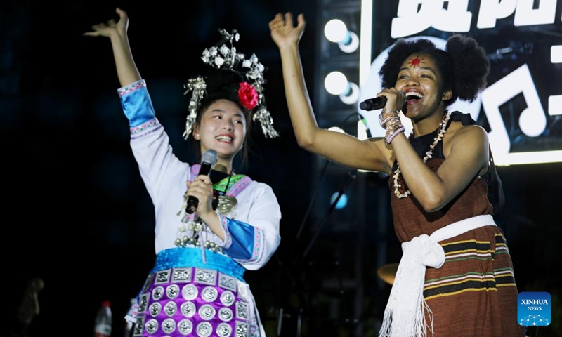 This photo taken on May 24, 2024 shows a roadside concert at the Wenchang Pavilion in Guiyang, southwest China's Guizhou Province. (Photo: Xinhua)