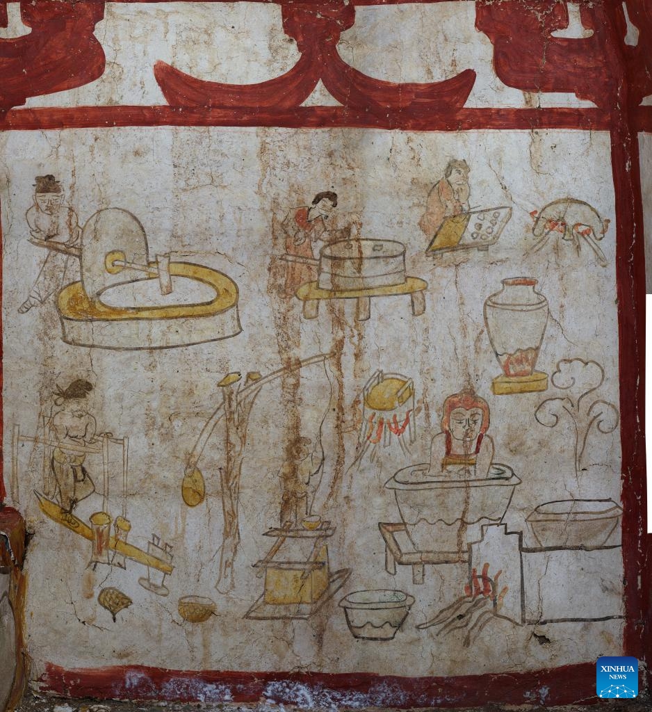 This undated photo shows a mural depicting various work scenes in a Tang Dynasty (618-907) tomb excavated in Taiyuan, north China's Shanxi Province.(Photo: Xinhua)