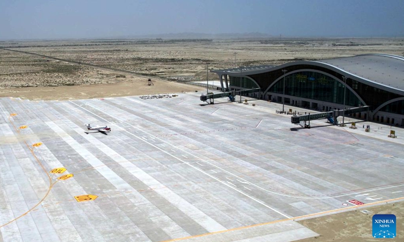 This aerial drone photo shows a plane after completing its flight test at the China-aided New Gwadar International Airport in the southwest port city of Gwadar, Pakistan, June 4, 2024. The China-aided New Gwadar International Airport in Pakistan has started carrying out a five-day flight test from Tuesday, marking that the project is about to enter the final sprint stage, the airport's project management team said.(Photo: Xinhua)