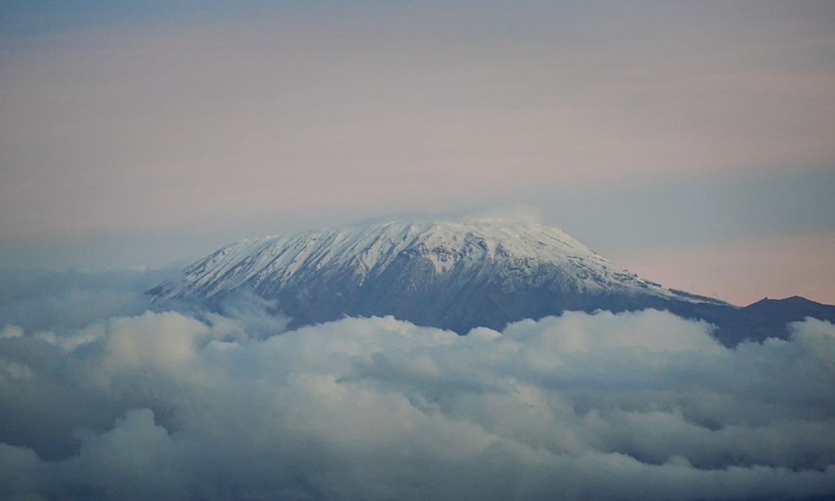 This <strong></strong>photo take on April 27, 2024 shows the scenery of Mount Kilimanjaro at Amboseli National Park in Kajiado County, Kenya (Xinhua/Han Xu)

