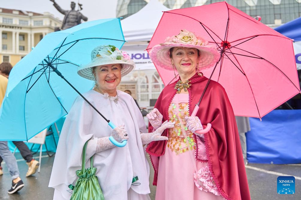 Two women in traditional costumes attend a celebration of the Russia Day in Vladivostok, Russia, June 12, 2024. Russia Day marks the date when the First Congress of People's Deputies of the Russian Federation adopted the Declaration of Russia's National Sovereignty in 1990(Photo: Xinhua)