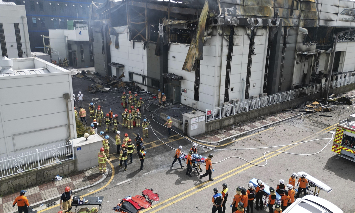 Firefighters conduct rescue work at the site of a fire at a lithium battery manufacturing factory in Hwaseong, South Korea on June 24, 2024. At least 22 workers were killed by the fire, most of them Chinese nationals, Reuters reported. (See story on Page 4) Photo: VCG