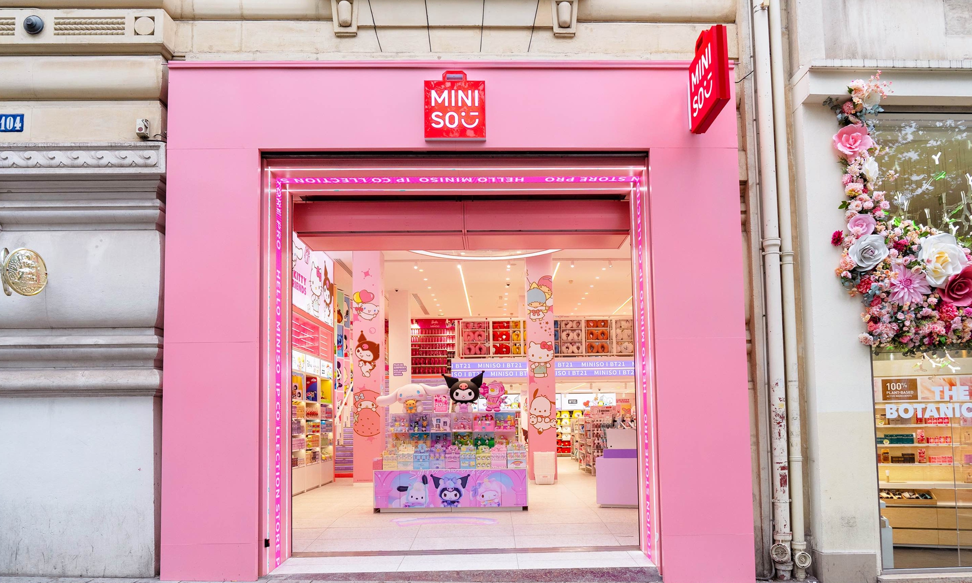 The new MINISO Champs-Elysées brings an eye-catching design to the famous avenue.