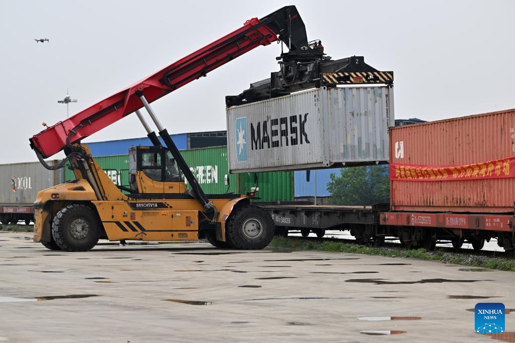 A container is loaded onto a China-Europe freight train bound for Moscow at Tianjin International Land Port in north China's Tianjin, July 1, 2024. A freight train bound for Moscow, Russia departed from Tianjin International Land Port on Monday, marking the launch of the land port's first China-Europe freight train route.(Photo: Xinhua)