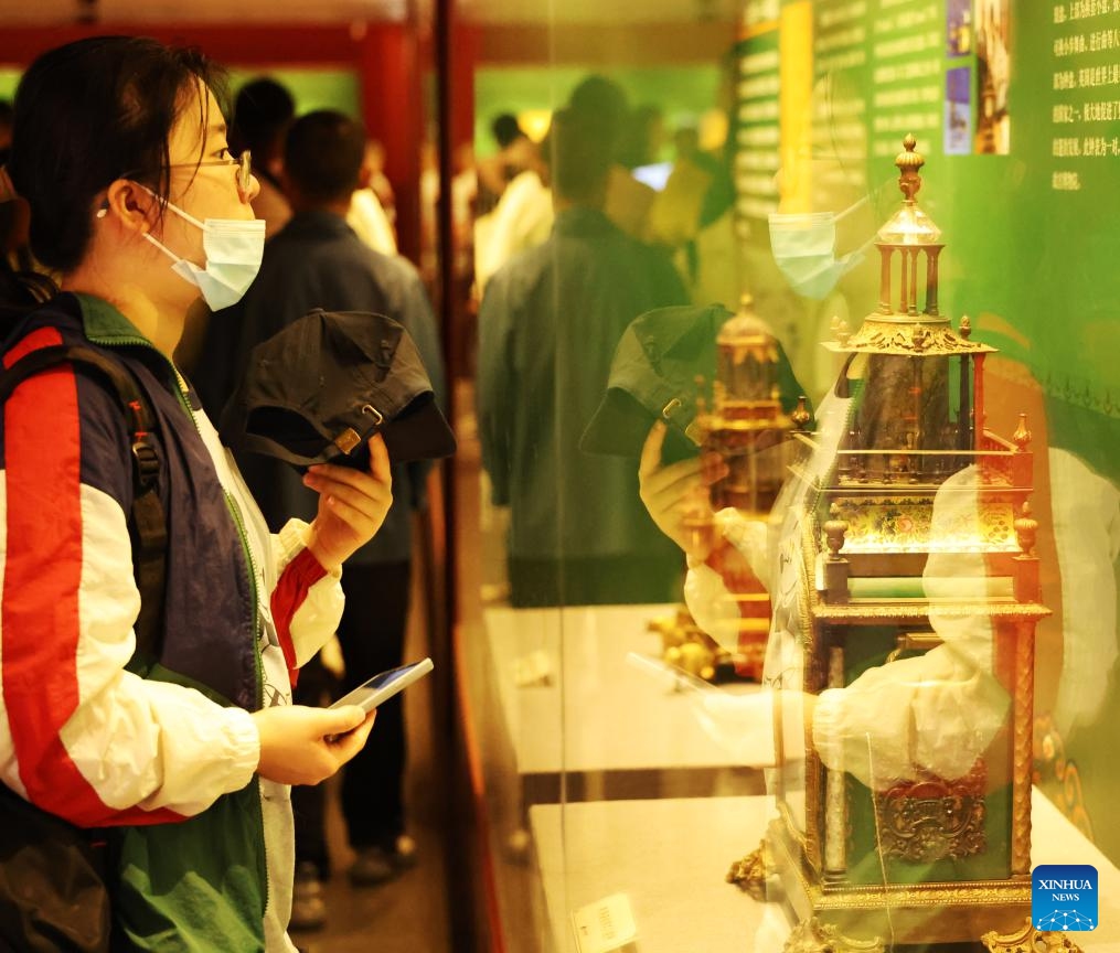 Tourists visit an exhibition featuring restored relics at the Shenyang Palace Museum in Shenyang, northeast China's Liaoning Province, July 2, 2024. A series of exhibitions were held at Shenyang Palace Museum to celebrate the 20th anniversary of its inscription on the World Heritage List. (Photo: Xinhua)