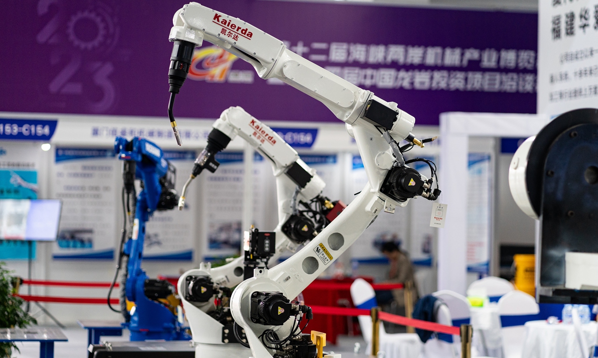 Machinery arms are displayed at the 12th Cross-Strait Machinery Industry Expo held in Longyan, East China's Fujian Province, on On November 10, 2023. Photo: VCG