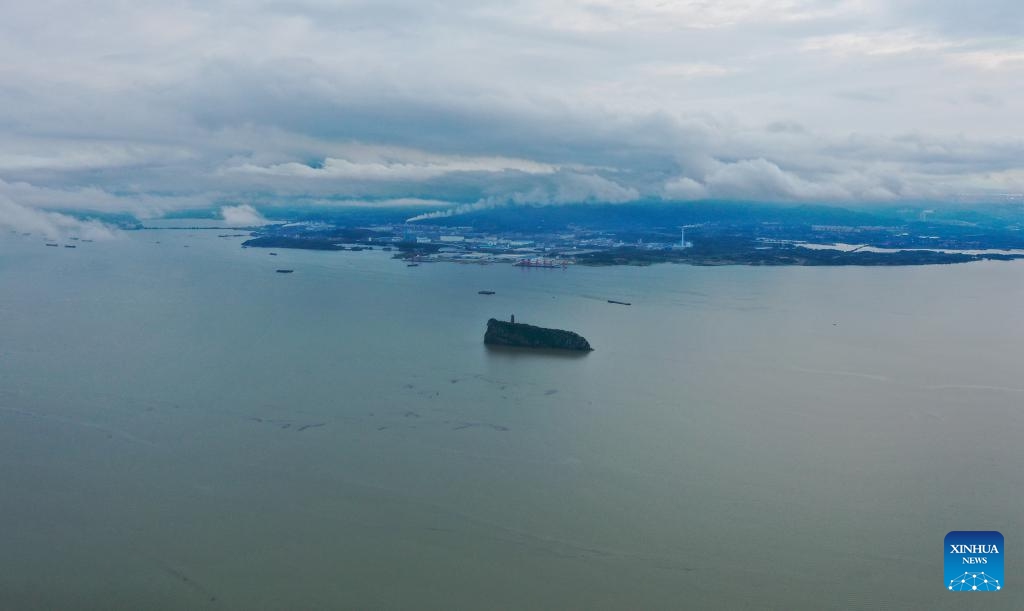 An aerial drone photo taken on July 2, 2024 shows a view of the Poyang Lake in Hukou County, east China's Jiangxi Province. The water level at Xingzi hydrological station of the Poyang Lake had reached 21.29 meters at 8 p.m. Tuesday, 2.29 meters above the alert mark. (Photo: Xinhua)