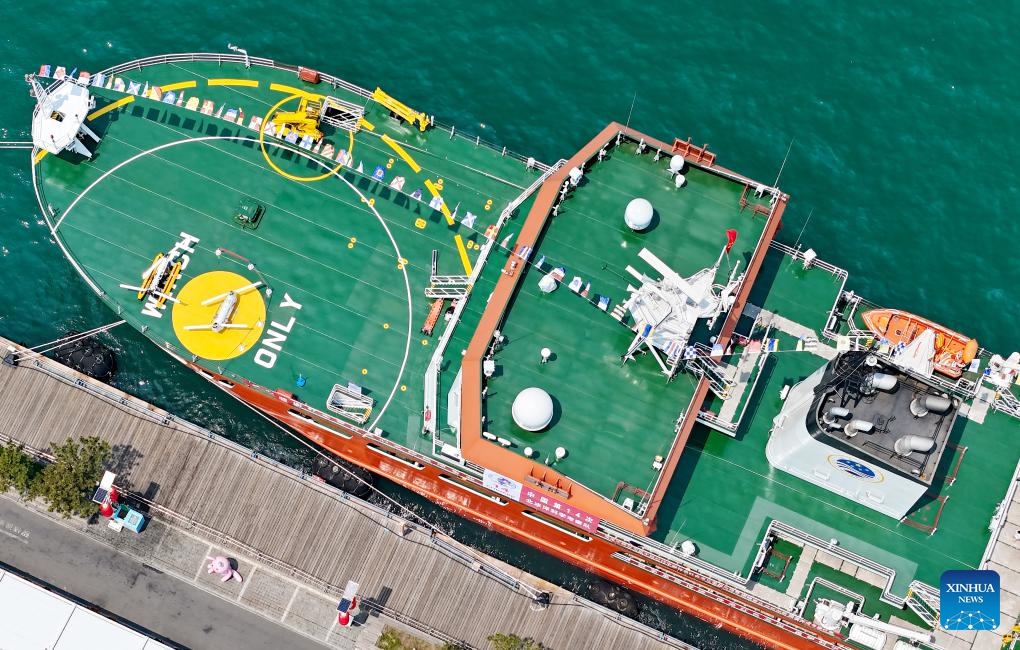 An aerial drone photo taken on July 3, 2024 shows China's icebreaker research vessel Jidi berthing at the pier of Qingdao Olympic Sailing Center in Qingdao, east China's Shandong Province. China's icebreaker Xuelong 2 and icebreaker research vessel Jidi were open to public here on Wednesday. This is also the first time for Jidi, China's independently designed and built icebreaker research vessel, to allow for public visit since its official delivery on June 24 this year. (Photo: Xinhua)