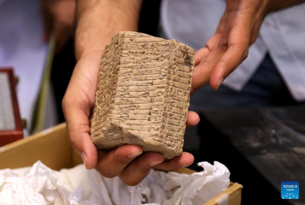 Photo taken on July 8, 2024 shows a recovered artifact on display at the Iraqi Foreign Ministry in Baghdad, Iraq. Iraq's Ministry of Culture, Tourism, and Antiquities announced on Monday the successful repatriation of 181 smuggled artifacts from the United States and other countries. (Photo: Xinhua)