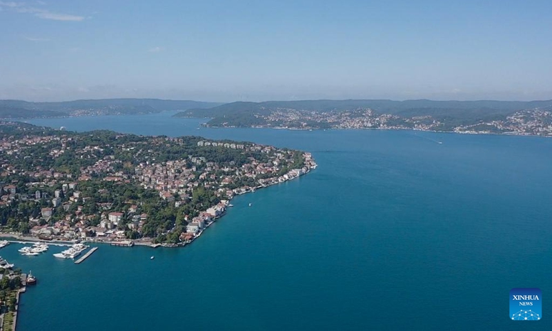 A drone photo taken on July 10, 2024 shows the Bosphorus Strait in Istanbul, Türkiye. Ship traffic in Istanbul's Bosphorus Strait has partially resumed following a temporary suspension caused by an engine failure on a ship earlier on Wednesday, according to Türkiye's Directorate General of Coastal Safety. (Photo: Xinhua)