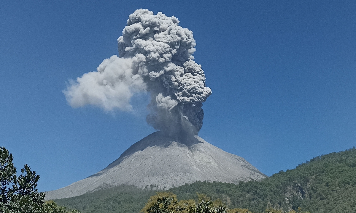 Mount Lewotobi Laki-Laki spews volcanic ash during an eruption as seen from Boru village in East Flores, East Nusa Tenggara, Indonesia on July 14, 2024. Photo: VCG