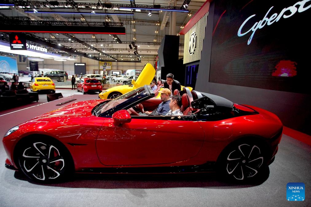 Visitors experience vehicles during the media preview of the GAIKINDO Indonesia International Auto Show (GIIAS) 2024 in Tangerang of Banten province, Indonesia, July 17, 2024. The GIIAS 2024 will open to the public from July 18 to July 28. (Photo: Xinhua)