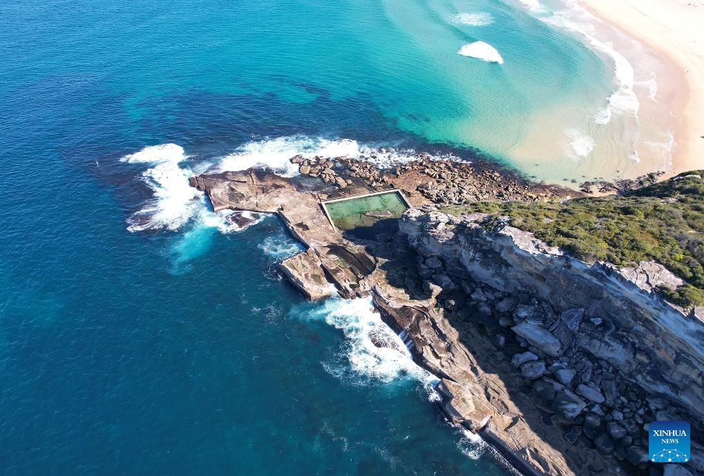 An aerial drone photo taken on July 23, 2024 shows a view of the North Curl Curl Rockpool in Sydney, Australia. (Photo: Xinhua)