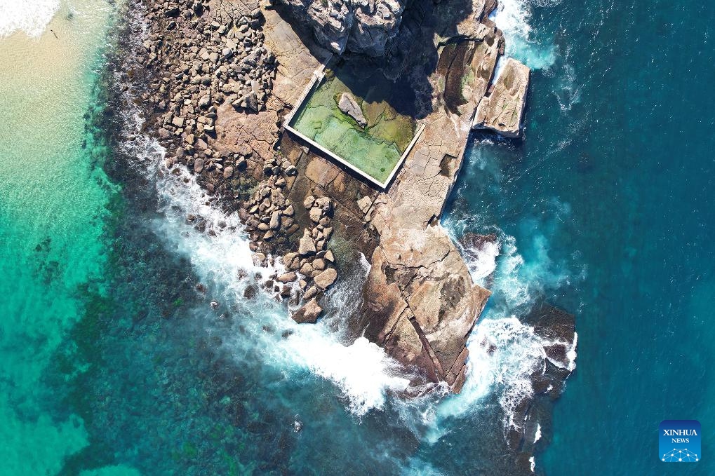 An aerial drone photo taken on July 23, 2024 shows a view of the North Curl Curl Rockpool in Sydney, Australia. (Photo: Xinhua)