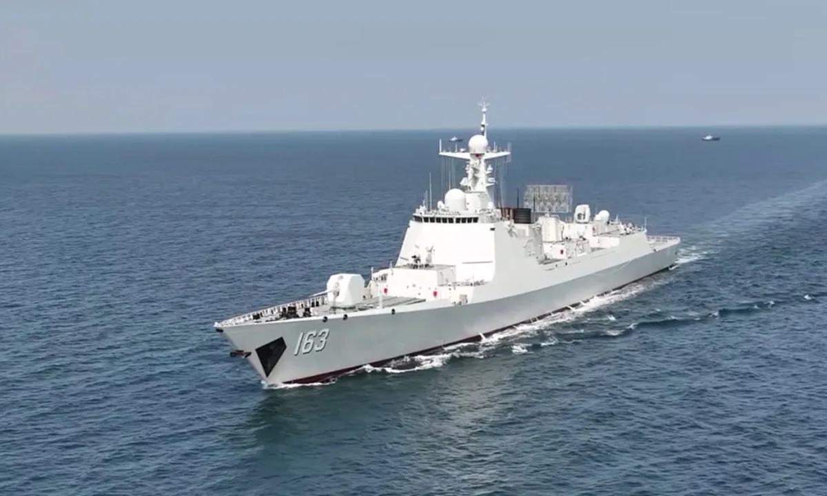 The Type 052D guided missile destroyer <em>Jiaozuo</em> of the PLA Navy arrives in St. Petersburg, Russia on July 22, 2024 local time to participate in Russia's Navy Day celebrations. Photo: Screenshot from CCTV