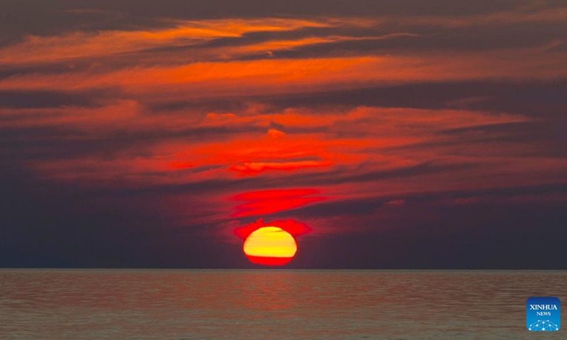 This photo taken on July 28, 2024 shows the view of Lake Huron at sunset at Pinery Provincial Park in Ontario, Canada. Photo: Xinhua