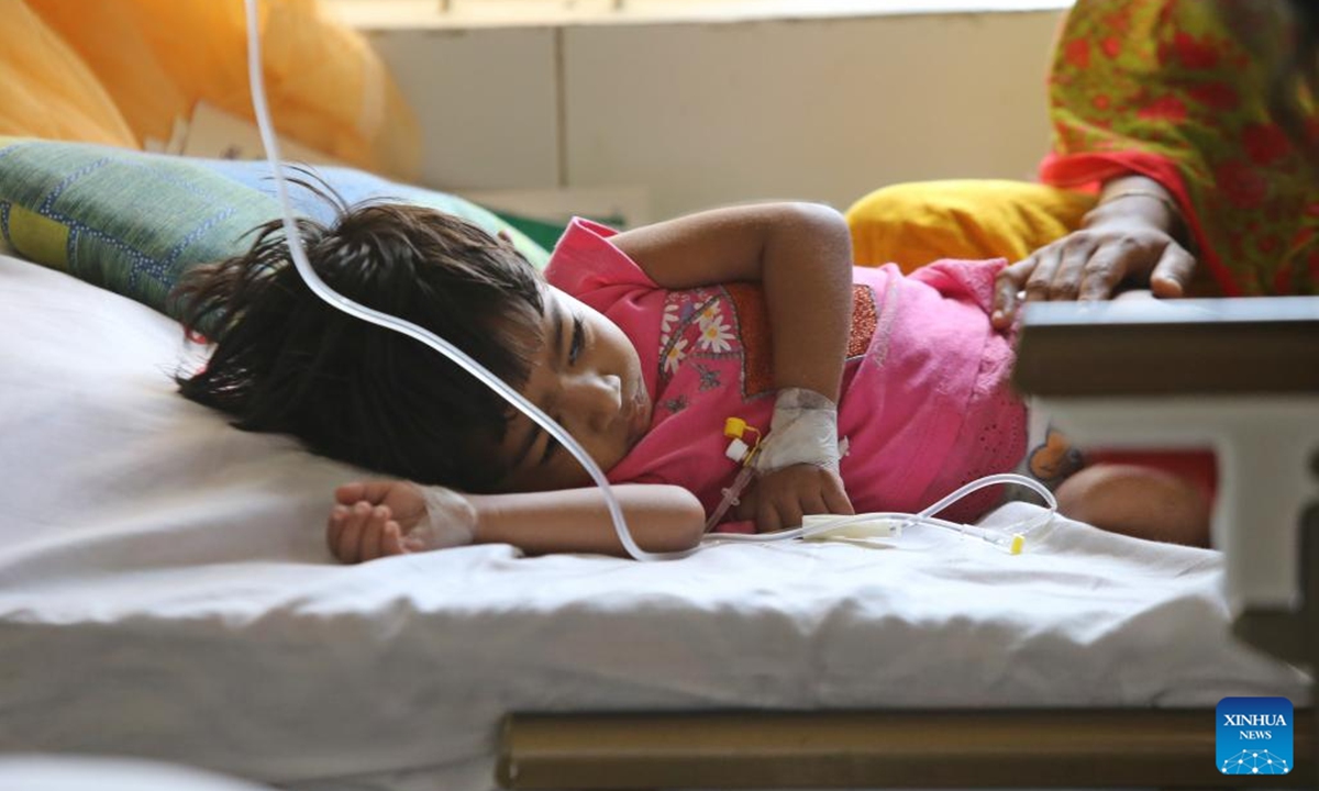 A child infected with dengue receives treatment at a hospital in Dhaka, Bangladesh, July 29, 2024. Bangladesh reported 226 new dengue cases in the last 24 hours, the Directorate General of Health Services (DGHS) under the Ministry of Health said Monday. (Photo: Xinhua)