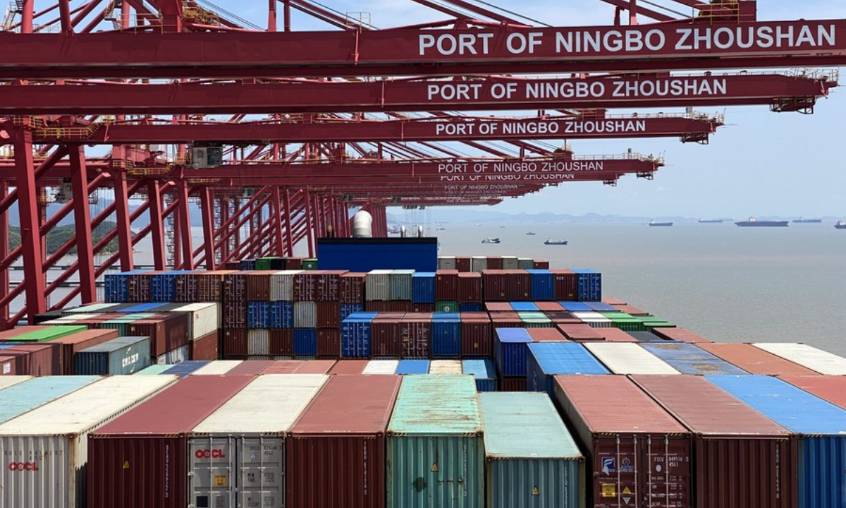 This <strong></strong>photo taken on Aug 21, 2023 shows containers loaded on the container ship Cosco Shipping Virgo at Meishan port area of Ningbo Zhoushan Port in east China's Zhejiang Province. Photo:Xinhua