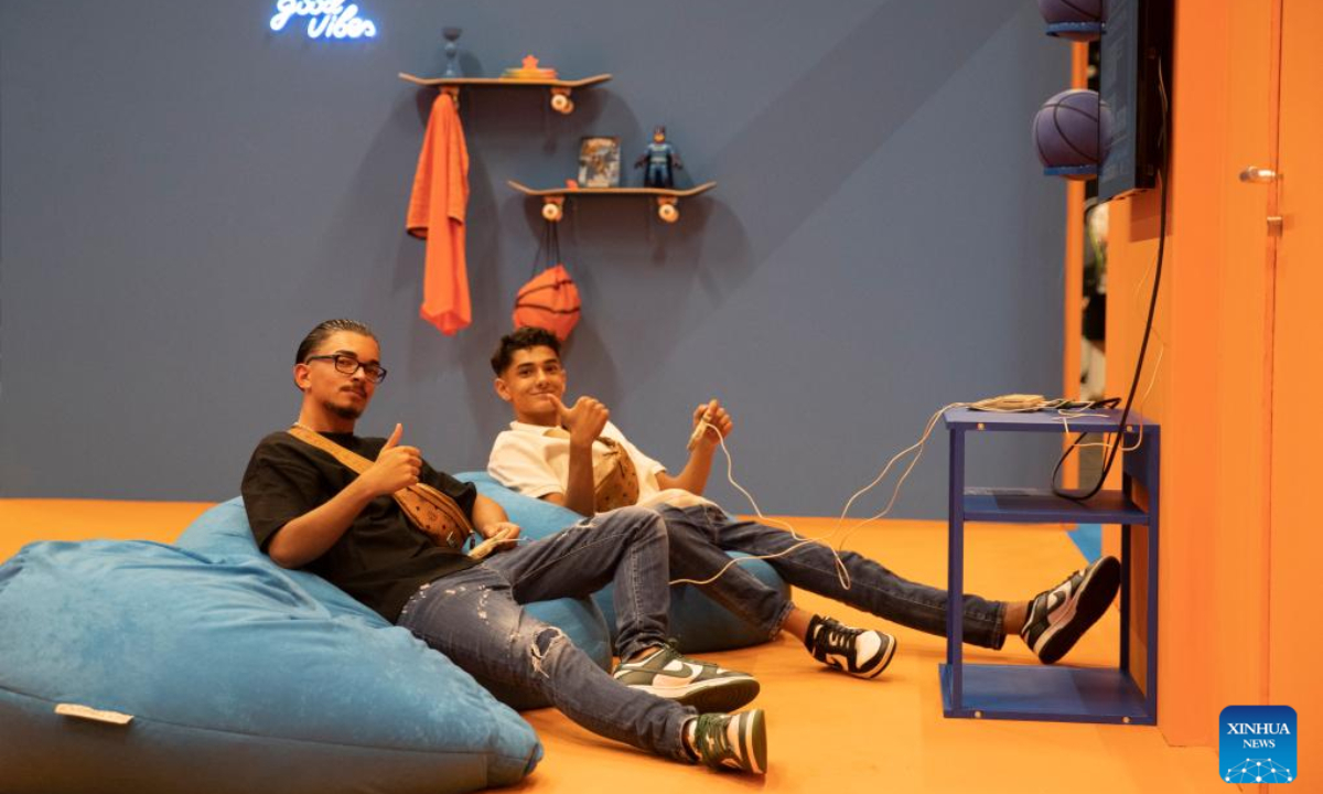 People try a game during Gamescom 2024 in Cologne, Germany, Aug 21, 2024. Gamescom 2024 kicked off here on Wednesday, attracting more than 1,400 exhibitors from 64 countries and regions. Photo:Xinhua