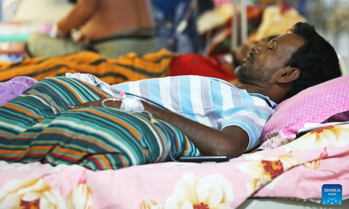 A man infected with dengue receives treatment at a hospital in Dhaka, Bangladesh, July 29, 2024. Bangladesh reported 226 new dengue cases in the last 24 hours, the Directorate General of Health Services (DGHS) under the Ministry of Health said Monday.  (Photo: Xinhua)