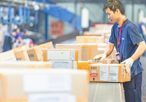 An employee works at the FedEx Asia Pacific Hub, in Guangzhou, South China's Guangdong Province in October, 2023. Photo: Courtesy of FedEx