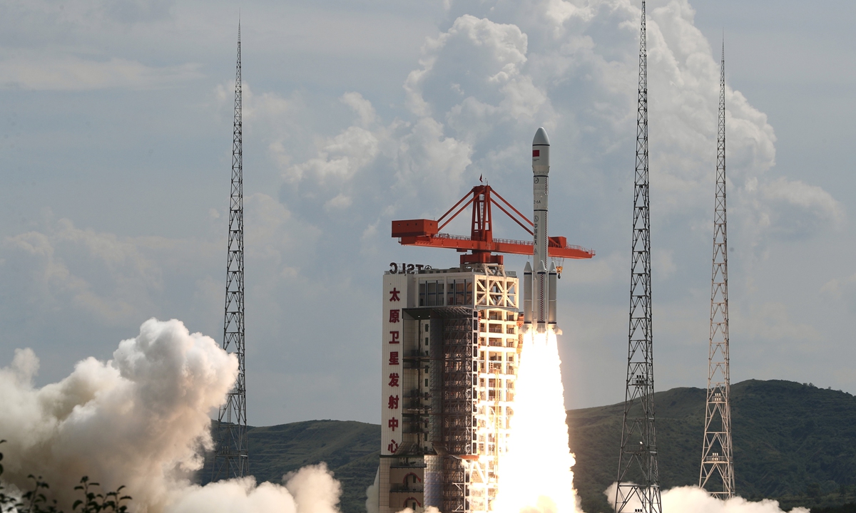 China successfully sends 18 Qianfan satellites into preset orbits via a Long March-6 carrier rocket launched from the Taiyuan Satellite Launch Center in North China's Shanxi Province on August 6, 2024. Photo: VCG