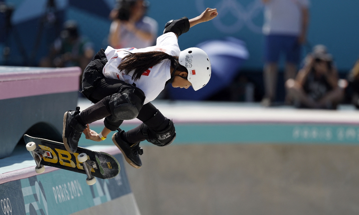 China's Zheng Haohao competes in the women's park skateboarding prelims during the Paris 2024 Olympic Games at La Concorde in Paris on August 6, 2024. Photo: VCG