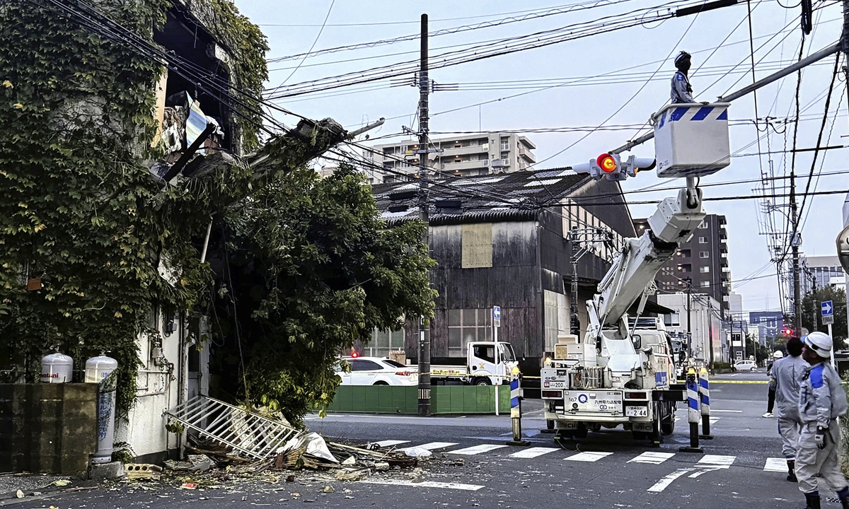 
Buildings are damaged as a 7.1-magnitude earthquake struck Miyazaki Prefecture and other areas in southwestern Japan on Thursday,<strong></strong> the country's weather agency said. Tsunami advisories have been issued for Miyazaki, Kochi, Ehime, Oita, Kagoshima prefectures on the islands of Kyushu and Shikoku. Photo: VCG