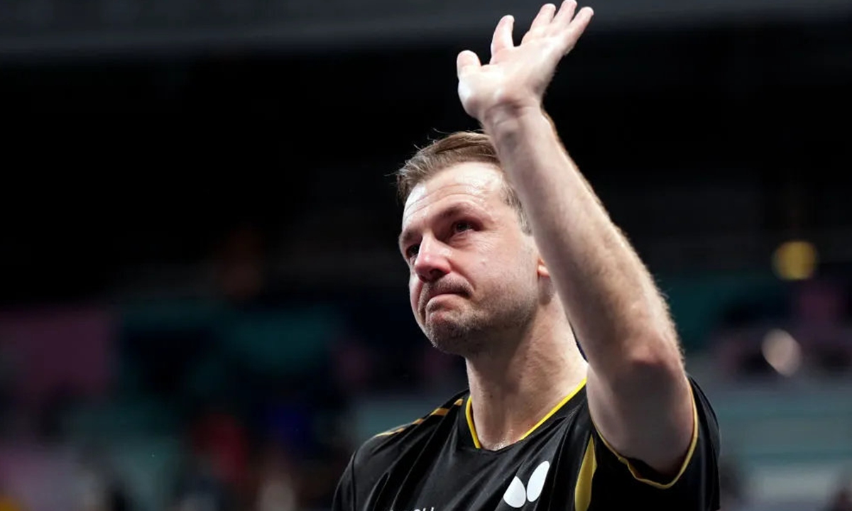 German paddler Timo Boll bids goodbye to the audience at the Paris <strong></strong>Olympics on August 7, 2024. Photo: Snapshot from Sina Weibo