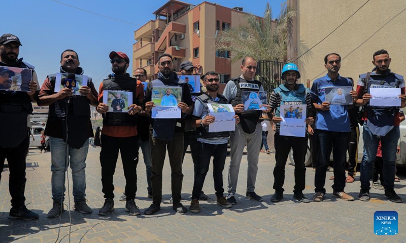 Palestinian journalists protest against Israeli army's attacks on journalists in front of Nasser Hospital in the southern Gaza Strip city of Khan Younis, Aug. 7, 2024. (Photo: Xinhua)