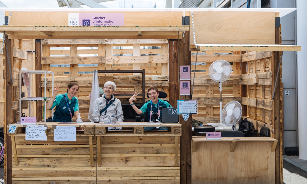 Volunteers of the Paris <strong></strong>Olympic Games Photo: Li Hao/GT