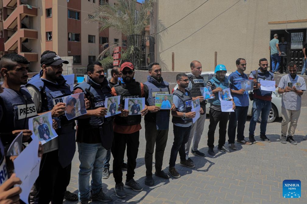 Palestinian journalists protest against Israeli army's attacks on journalists in front of Nasser Hospital in the southern Gaza Strip city of Khan Younis, Aug. 7, 2024. (Photo: Xinhua)