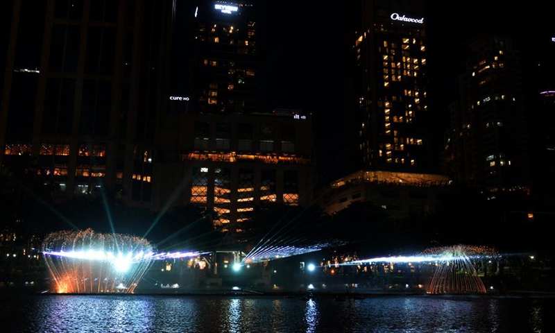 Photo taken on Aug. 11, 2024 shows the fountain show celebrating the coming Mother's Day in Benchasiri Park, Bangkok, Thailand. Photo: Xinhua