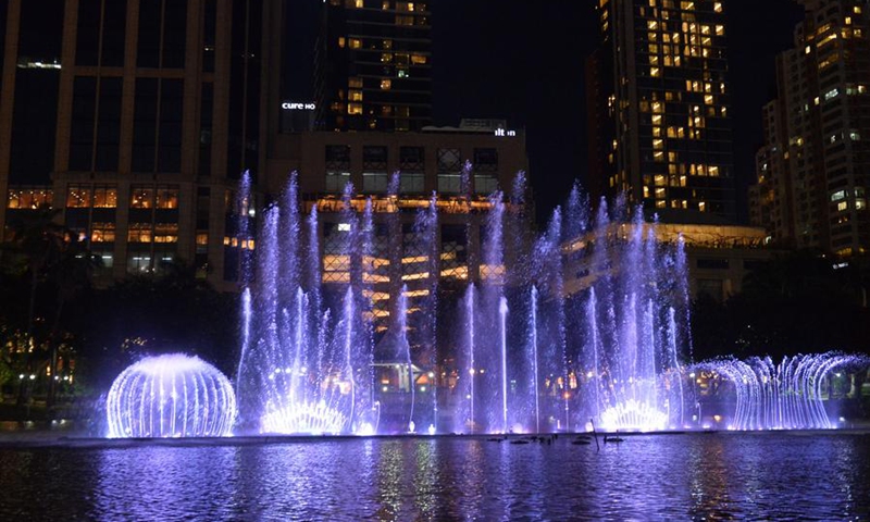 Photo taken on Aug. 11, 2024 shows the fountain show celebrating the coming Mother's Day in Benchasiri Park, Bangkok, Thailand. Photo: Xinhua