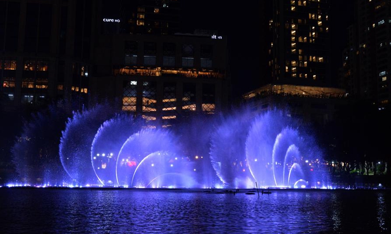 Photo taken on Aug. 11, 2024 shows the fountain show celebrating the coming Mother's Day in Benchasiri Park, Bangkok, Thailand. Photo: Xinhua