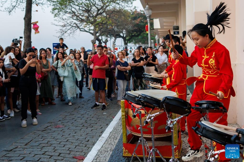 Teenagers beat Chinese drums at the Copacabana Fort in Rio de Janeiro, Brazil, Aug. 17, 2024. The 50 Years of China-Brazil Friendship celebration was held here Saturday. Photo: Xinhua