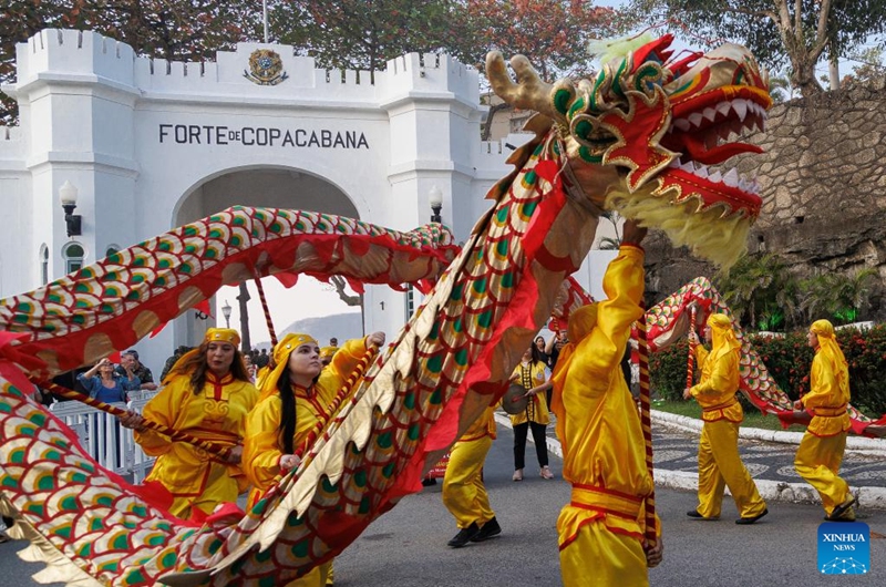 A dragon dance show is staged at the Copacabana Fort in Rio de Janeiro, Brazil, Aug. 17, 2024. The 50 Years of China-Brazil Friendship celebration was held here Saturday. Photo: Xinhua