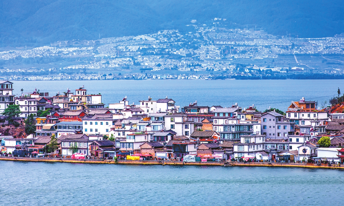 An aerial view of a town near Erhai Lake,<strong></strong> Dali, Southwest China's Yunnan Province. Photo: VCG