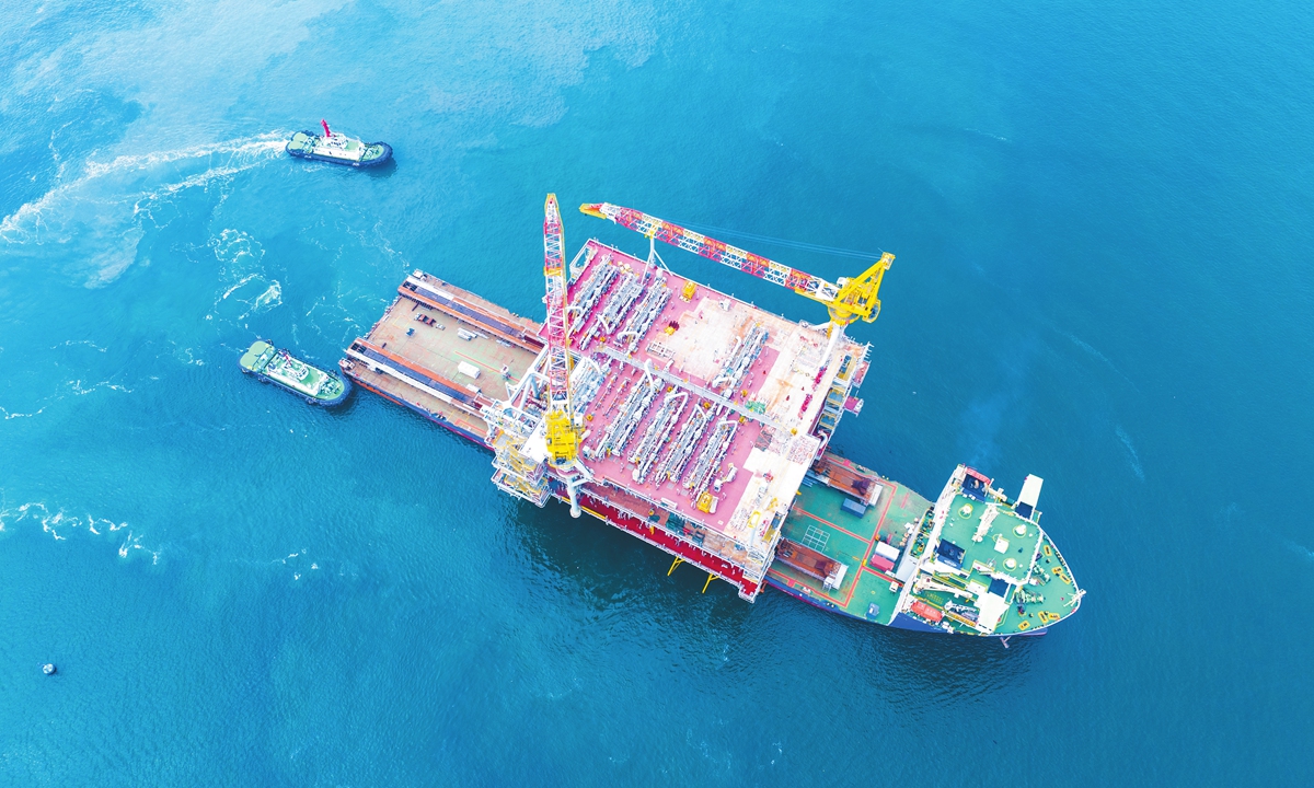 A vessel carrying China's heaviest offshore oil platform departed from Qingdao, East China's Shandong Province, on August 16, 2024, en route to Saudi Arabian waters. Photo: VCG