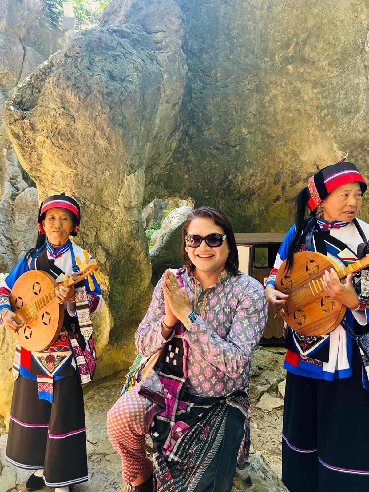 Indian dancer Saswat Joshi (centre) poses for a photo with Chinese performers in Kunming, Yunnan Province. Photo: Courtesy of Saswat Joshi