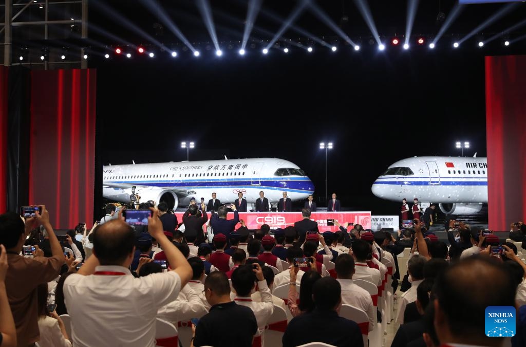 This photo shows a view of the delivery ceremony of China's large passenger aircraft C919 at a manufacturing center of Commercial Aircraft Corporation of China, Ltd. (COMAC) in Shanghai, east China, Aug. 28, 2024. Air China and China Southern Airlines, two major airlines in China, both received their first C919 large passenger aircraft delivered by COMAC here Wednesday. (Photo: Xinhua)