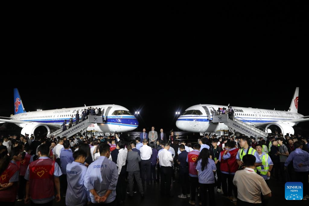 This photo shows a view of the delivery ceremony of China's large passenger aircraft C919 at a manufacturing center of Commercial Aircraft Corporation of China, Ltd. (COMAC) in Shanghai, east China, Aug. 28, 2024. Air China and China Southern Airlines, two major airlines in China, both received their first C919 large passenger aircraft delivered by COMAC here Wednesday. (Photo: Xinhua)