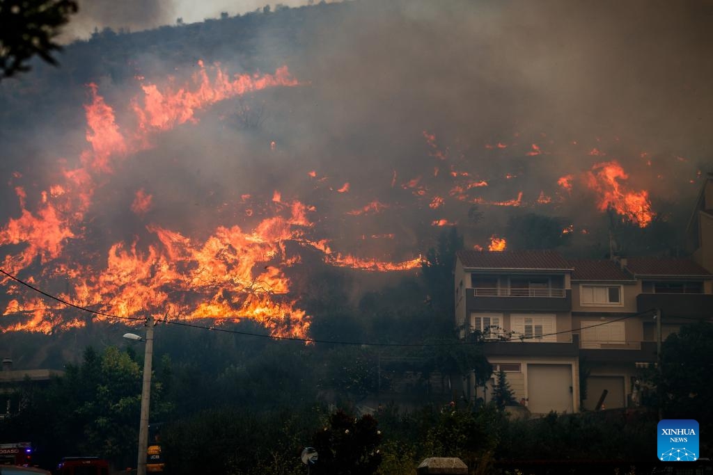 This photo taken on Aug. 27, 2024 shows raging wildfires near Zrnovnica Village in Croatia. (Photo: Xinhua)