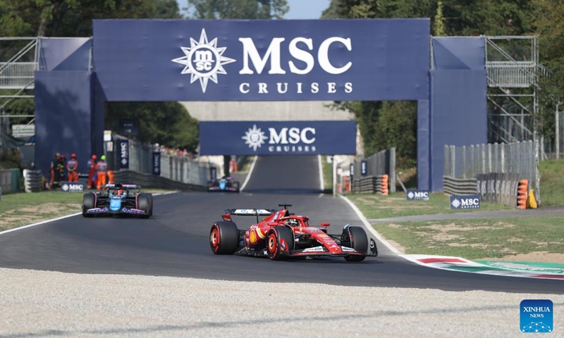 Ferrari's Monegasque driver Charles Leclerc (front) competes during the qualifying session of the Formula 1 Italian Grand Prix at Monza Circuit, Italy, Aug. 31, 2024. Photo: Xinhua