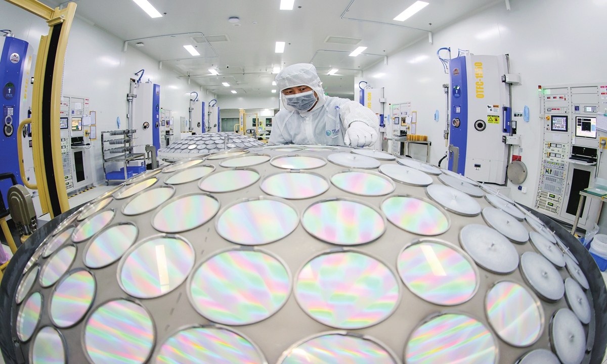 A worker is busy filling international orders for LED chips at a factory in Suqian, East China's Jiangsu Province, on September 3, 2024. According to the General Administration of Customs, China's exports of high-tech products totaled 3.45 trillion yuan ($484.7 billion) in the first seven months of 2024,  a 7 percent year-on-year increase. Photo: VCG